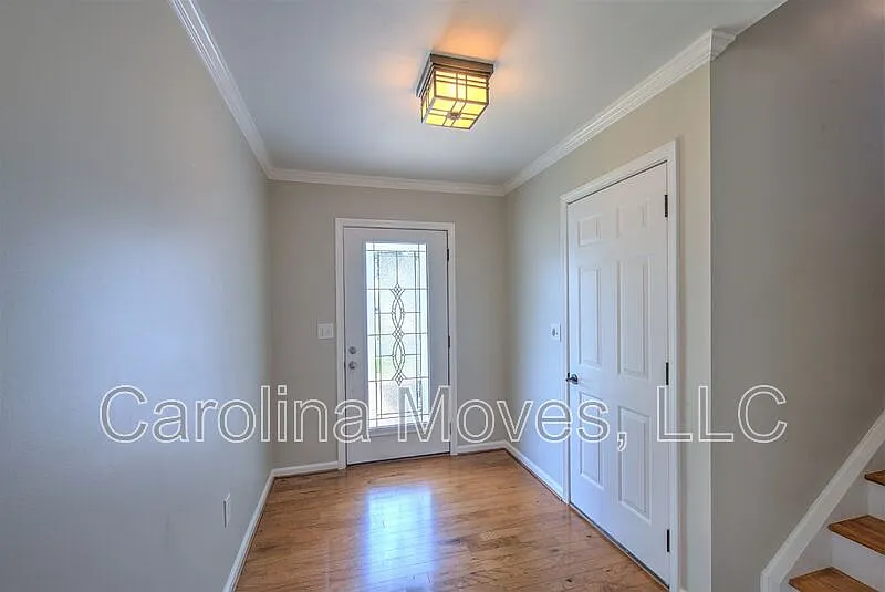 3 bed, 2.0 bath, 1608 sqft, $1,950 — Photo 3