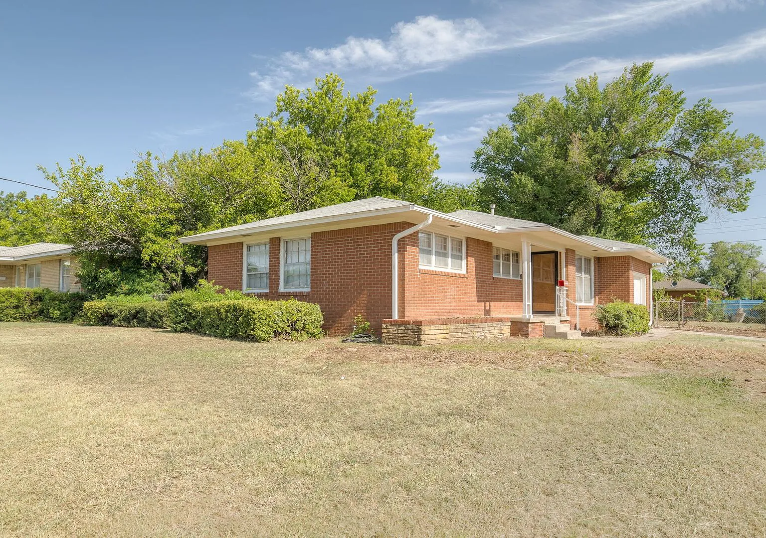 Updated 3 bedroom 1 bath home in Oklahoma City! — Photo 1