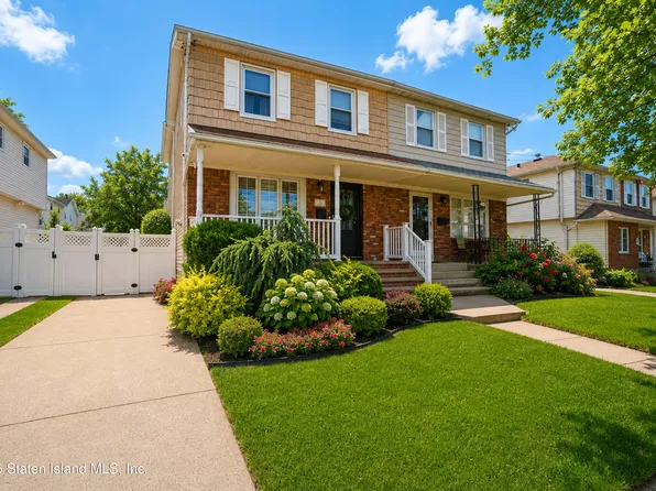 102 E Macon Ave, Staten Island, NY 10308