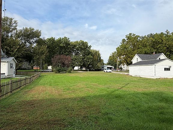4th image of 214 S Race St