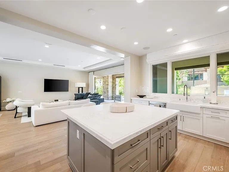 99 Monarch Bch — Photo 8