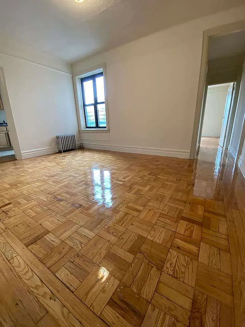 2490 Davidson Ave — Photo 4