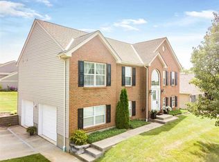 2712 Shamu Dr, Hebron, KY 41048