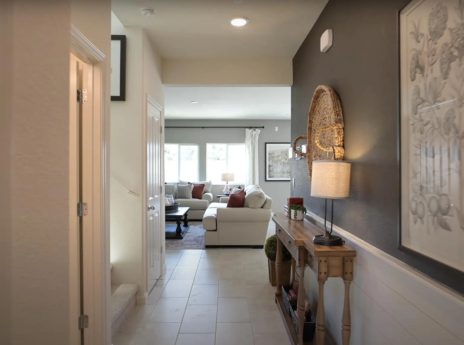 4 bed, 2318 sqft, $3,100 — Photo 4