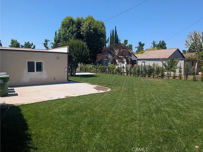 2609 Birch St — Photo 6