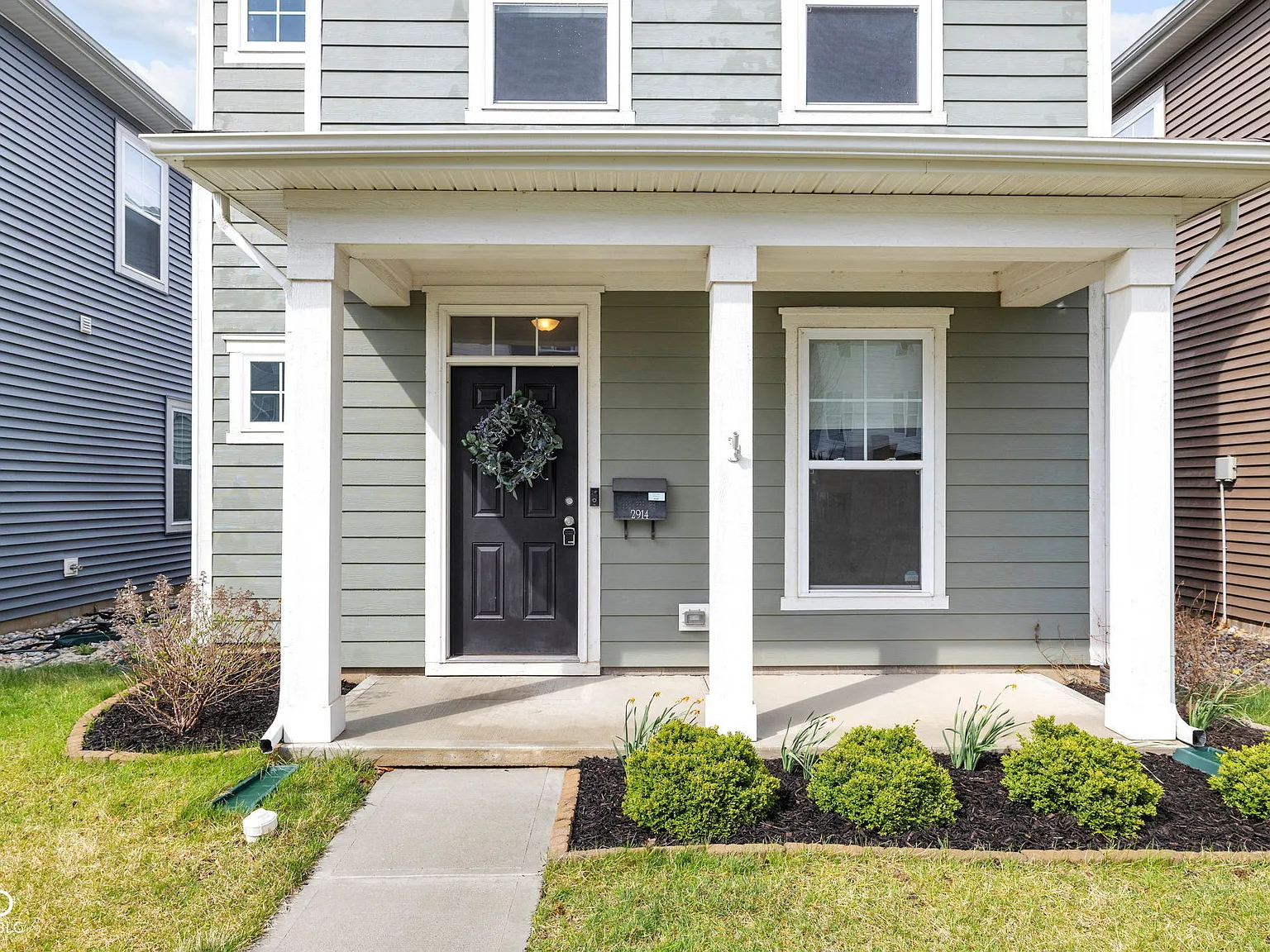 3 bed, 2.5 bath, 2102 sqft, $2,400 — Photo 3