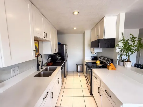 1647 Pentecost Way Unit 11, San Diego, CA 92105