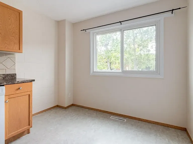 225 Upland Dr SE — Photo 18