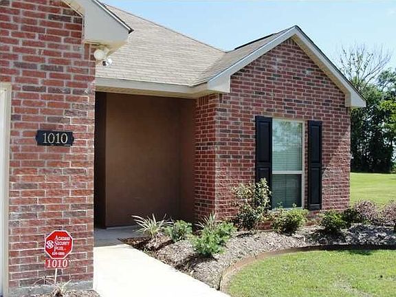 2nd image of 1010 Bridgetowne Ln