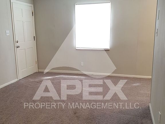 3rd image of 301 Dahlia Dr APT 2