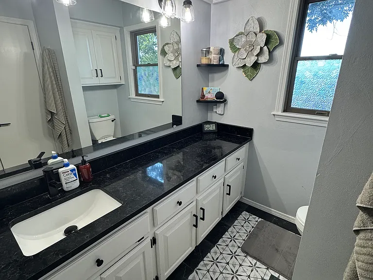 12 Elizabeth Dr — Photo 9