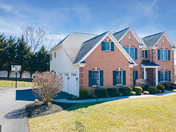 6688 Chateau Bay Ct, Sykesville, MD 21784