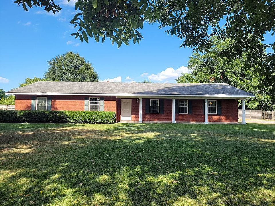 1st image of 1221 Schneider Ln