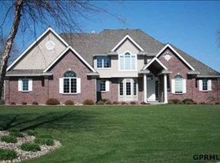 22428 Homestead Rd, Elkhorn, NE 68022