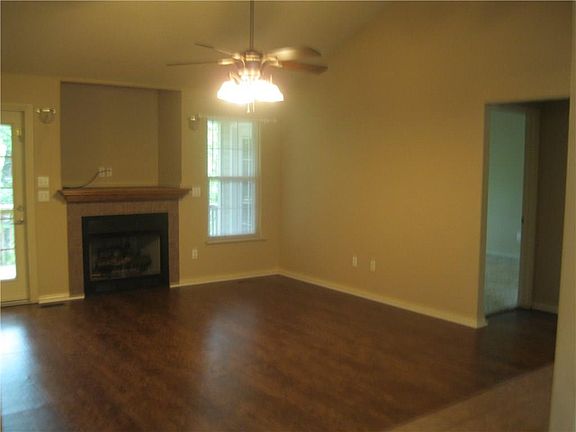 3rd image of 47 Cawood Dr