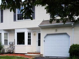 28 Sycamore Rd, Middlesex, NJ 08846