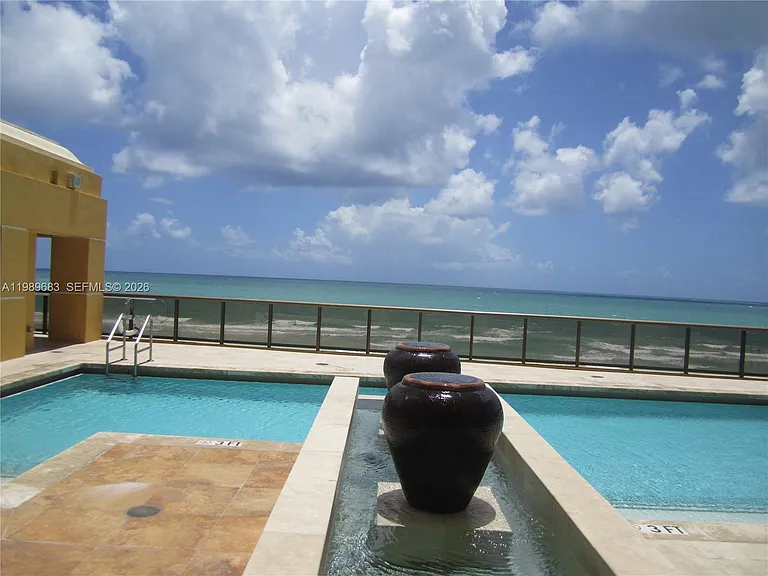 16275 Collins Ave — Photo 36