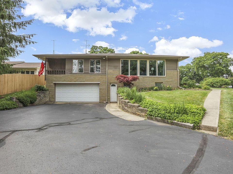 1st image of 855 E Village Dr