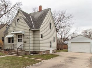 927 9th Ave SE, Rochester, MN 55904