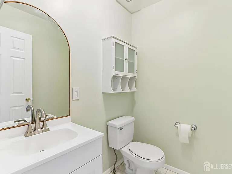 4 Chelsea Dr — Photo 9