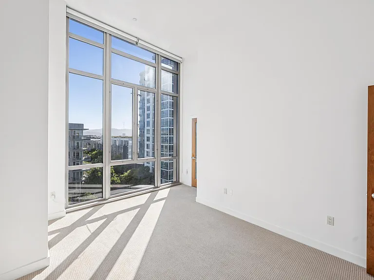 255 Berry St #701 — Photo 14