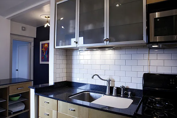 Rented by NY Living Solutions | media 21