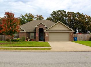 1011 Rucker Dr, Pea Ridge, AR 72751