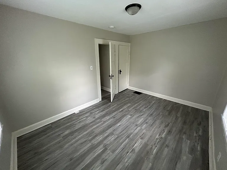 821 N Bradley Ave — Photo 17