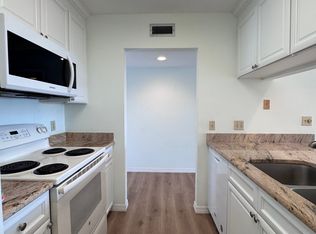 16 Plantation Dr APT 205, Vero Beach, FL 32966