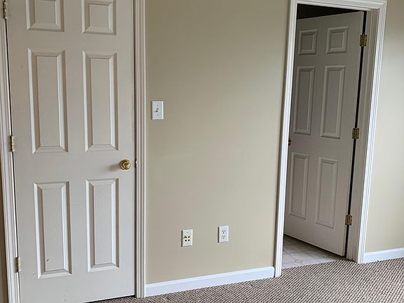 3rd image of 16 Ashley Ct
