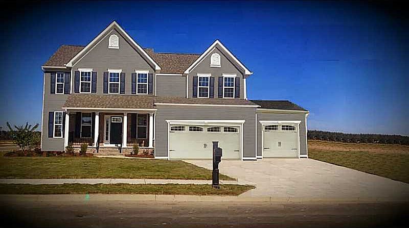 1st image of 452 Hyde Park Place
