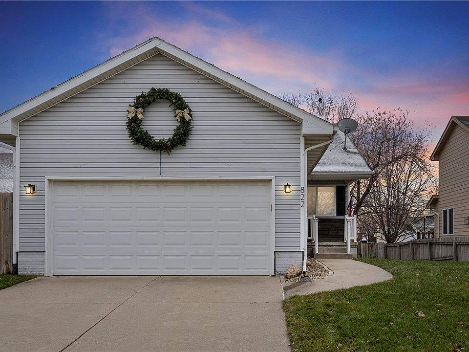 1st image of 822 Green Breeze Cir