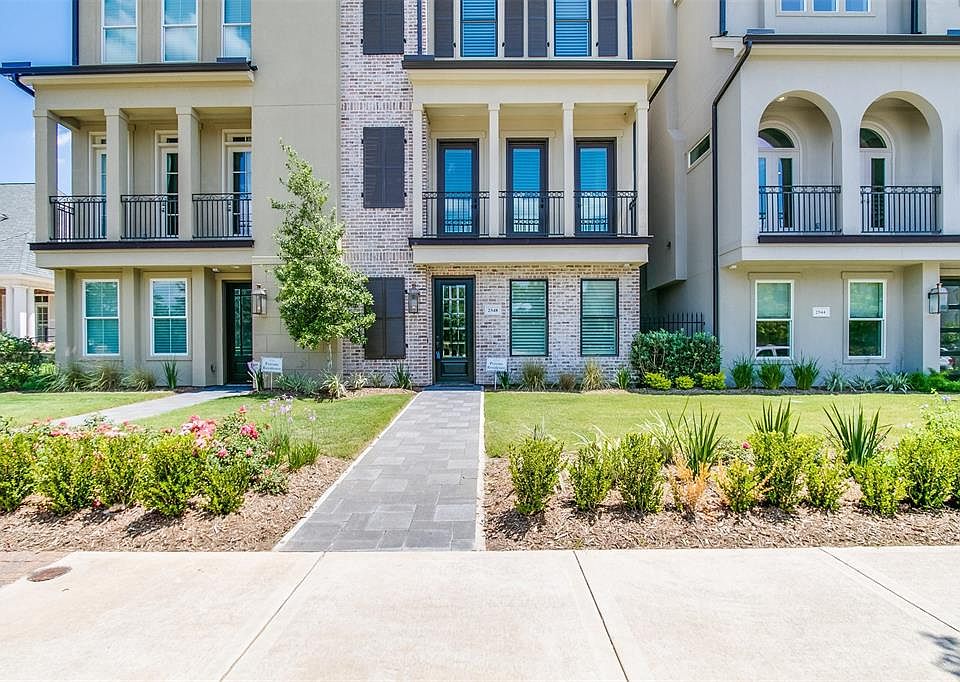 1st image of 2548 N Bay Pl