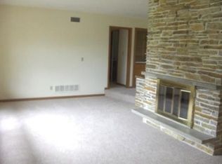 6997 N Bethmaur Ln, Glendale, WI 53209