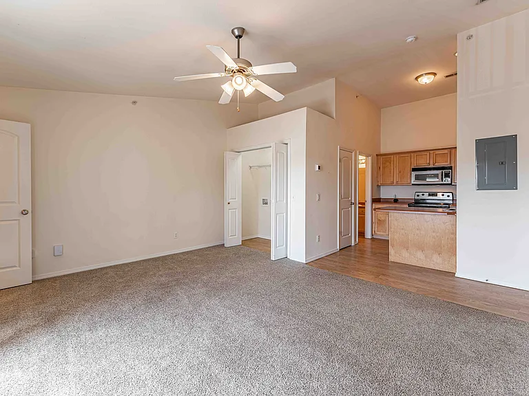 Battlefield Park Apartments — Photo 34