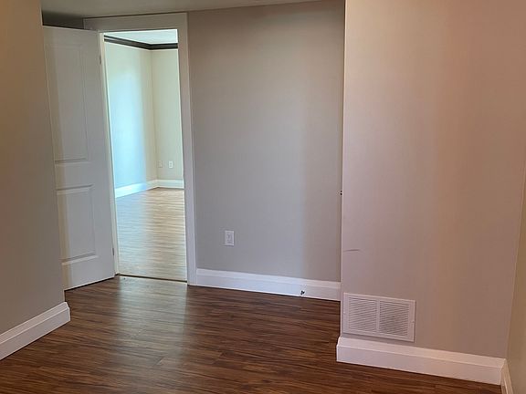 4th image of 55 Murray St W #201