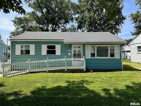 1621 Lakeview Ter, Jacksonville, IL 62650