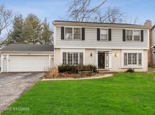 909 Heatherton Dr, Naperville, IL