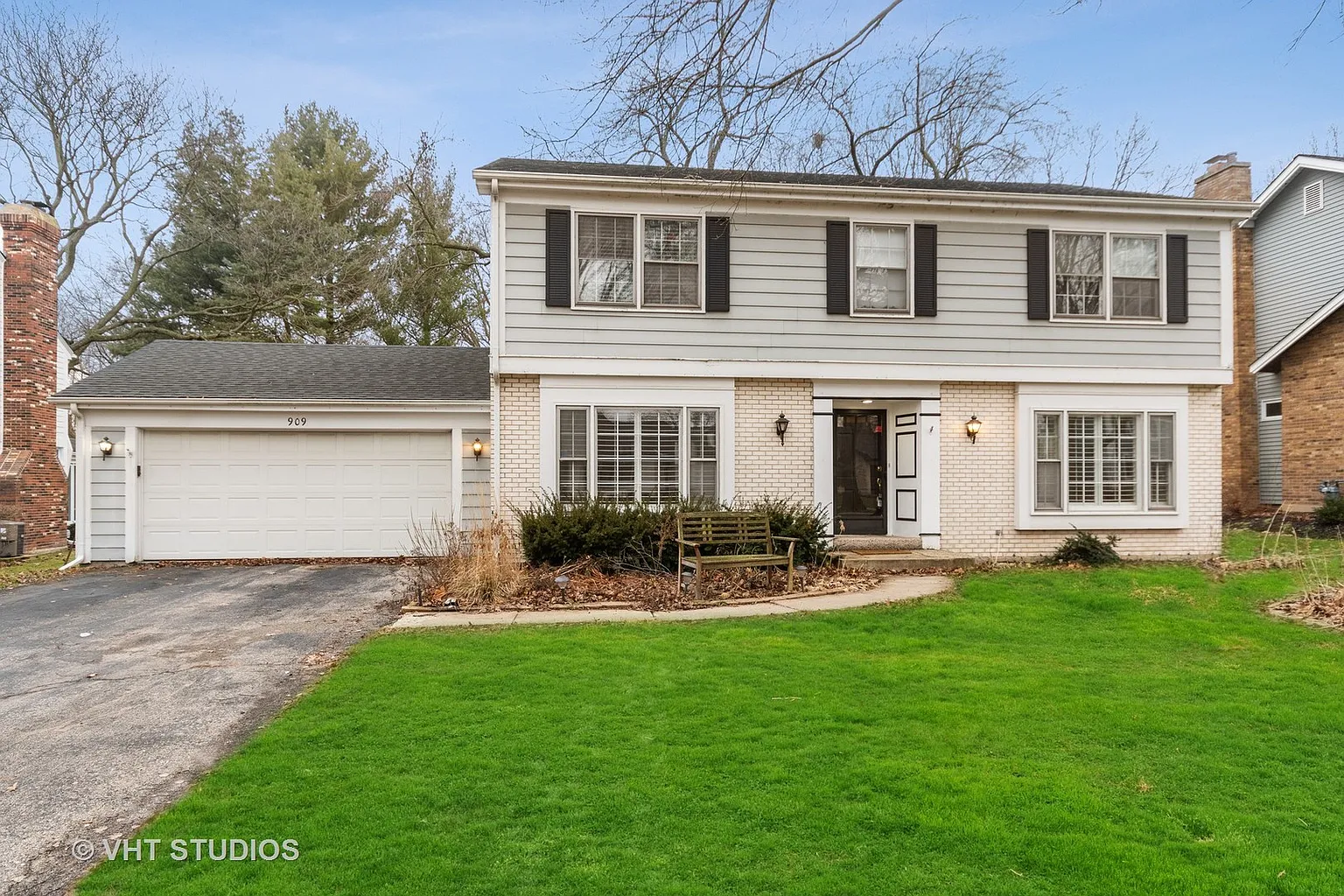 909 Heatherton Dr photo 1