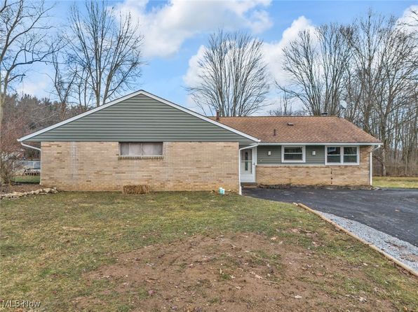 5109 Peggy Ann Dr, New Franklin, OH 44319
