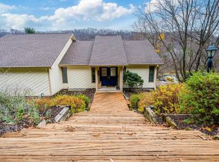 N2076 Orchard Valley Dr, La Crosse, WI 54601