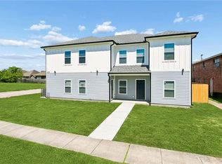 2900 N Monterey Ct, Gretna, LA 70056