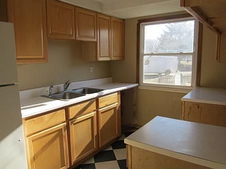 4th image of 4002 Berkshire Ct