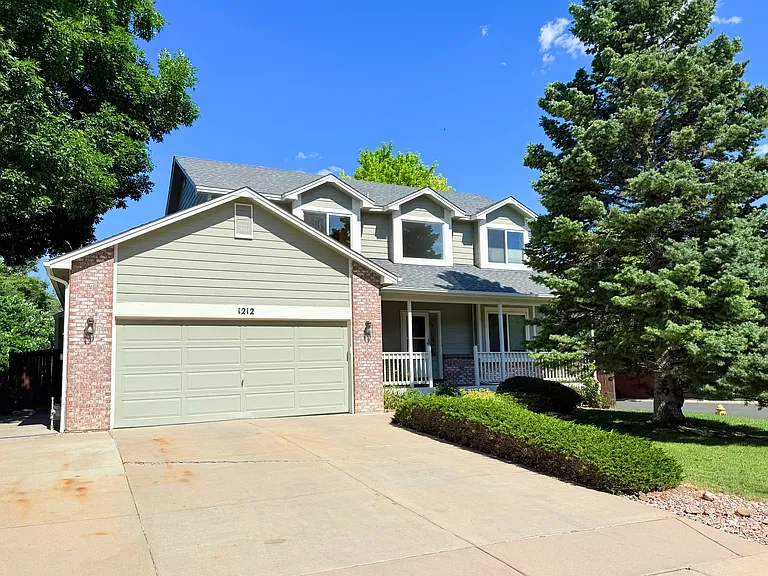 1212 Dover Ct — Photo 1