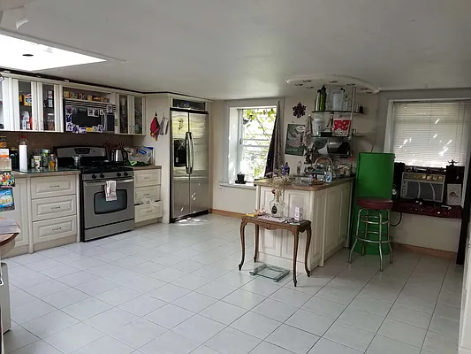 Rented by Urban Realty NYC | media 31