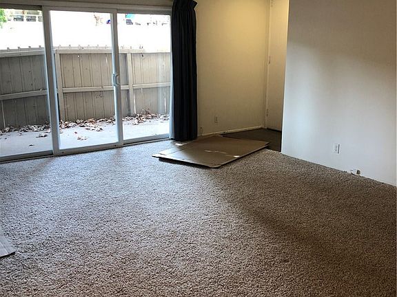 5th image of 31574 Agoura Rd Unit 6