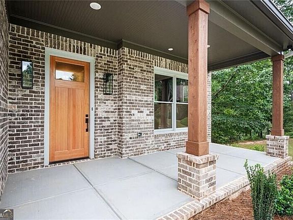 3rd image of 2476 Saint Martin Way