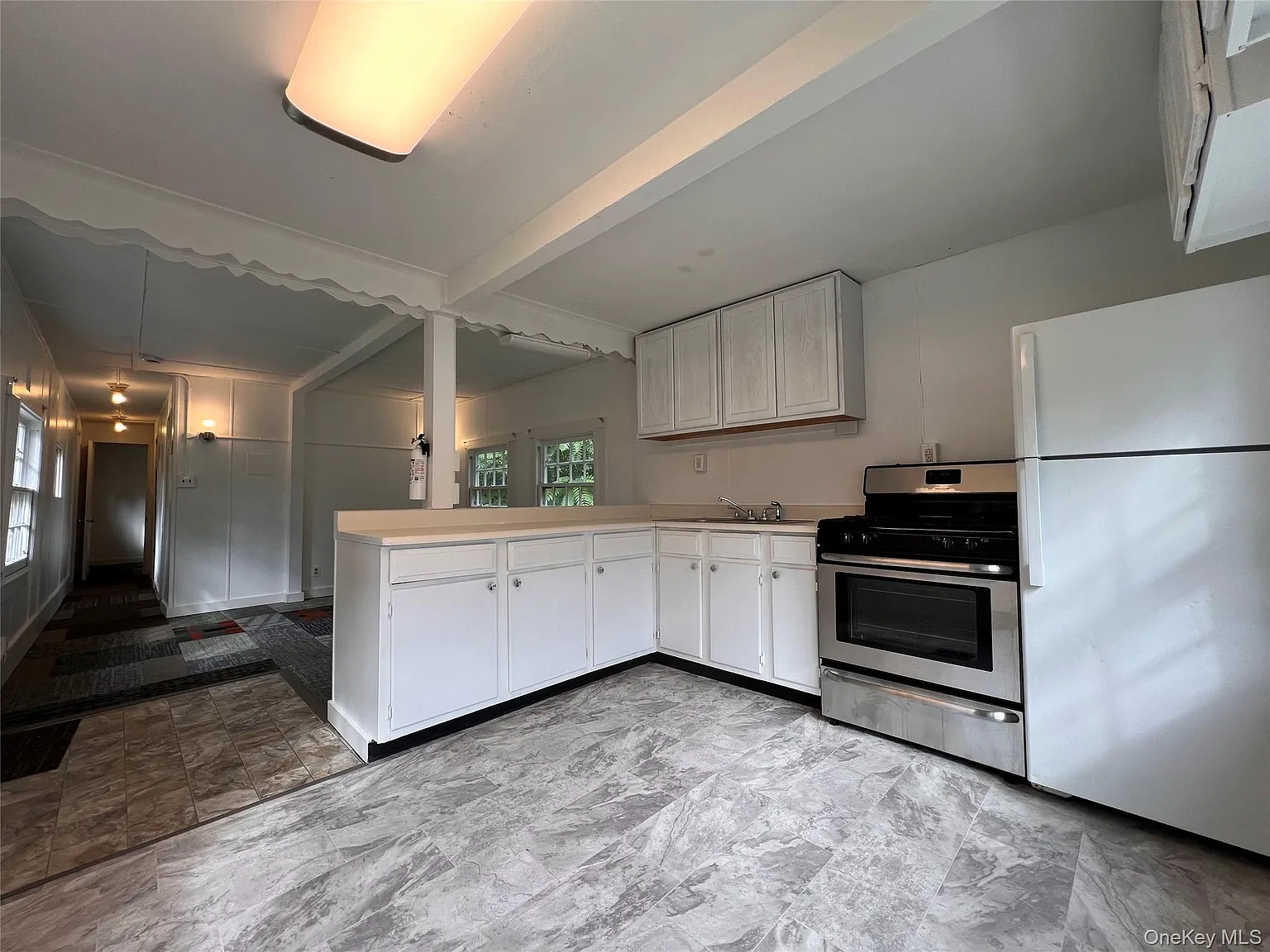 2 bed, 1.0 bath, 800 sqft, $1,200 — Photo 3