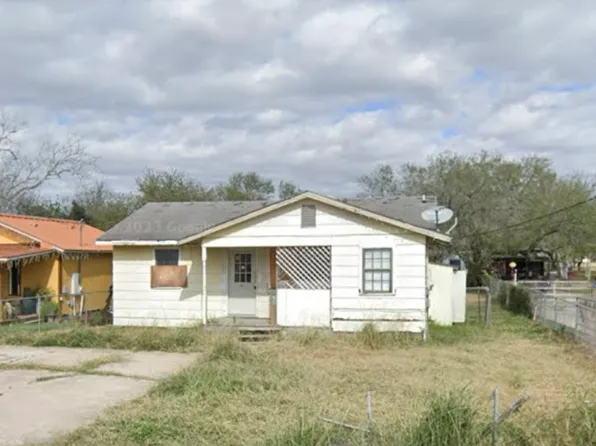 1723 Carmen St, Alice, TX 78332
