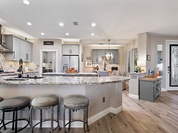3rd image of 329 Snapdragon Ln